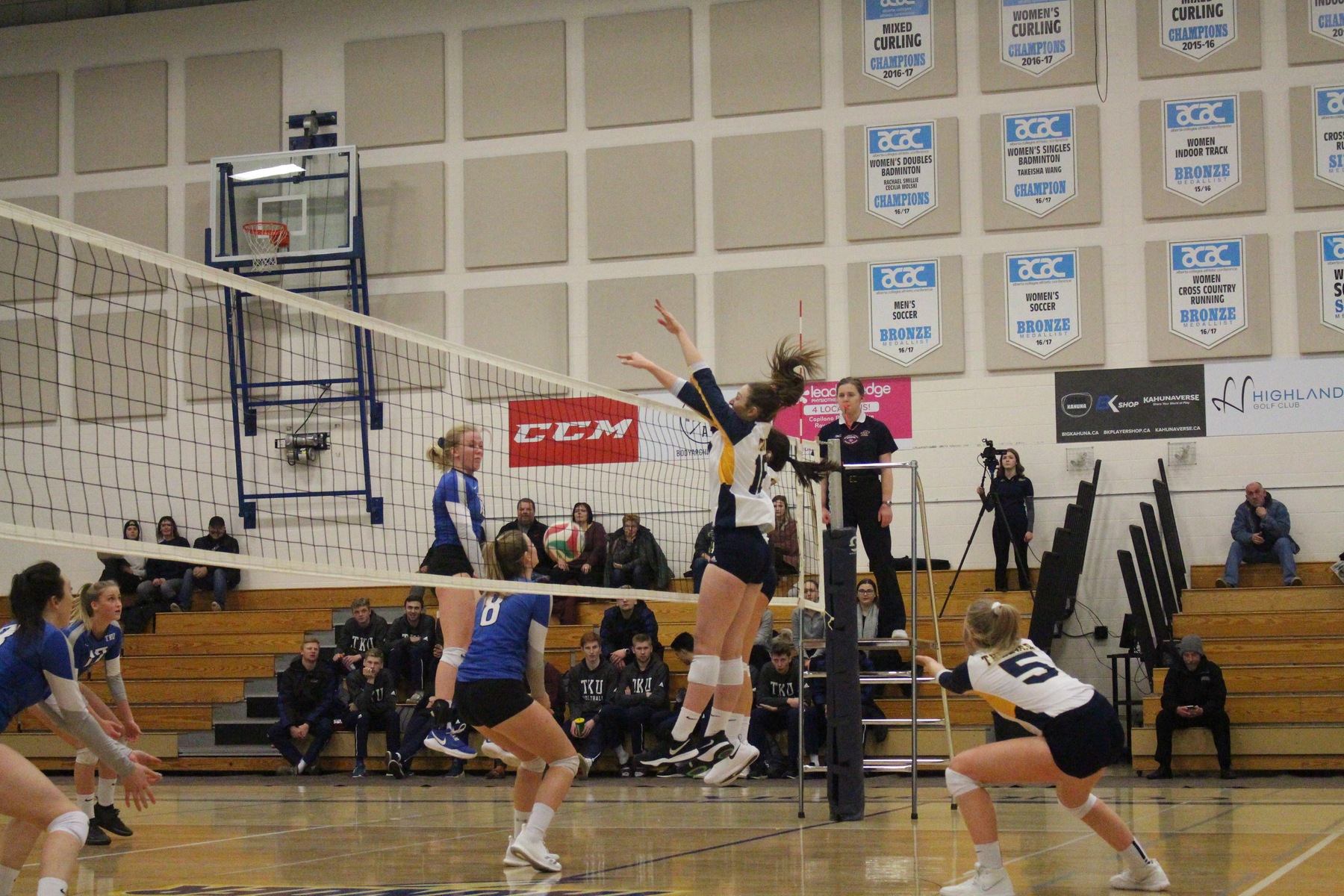 Thunder falls to Eagles in 3 sets